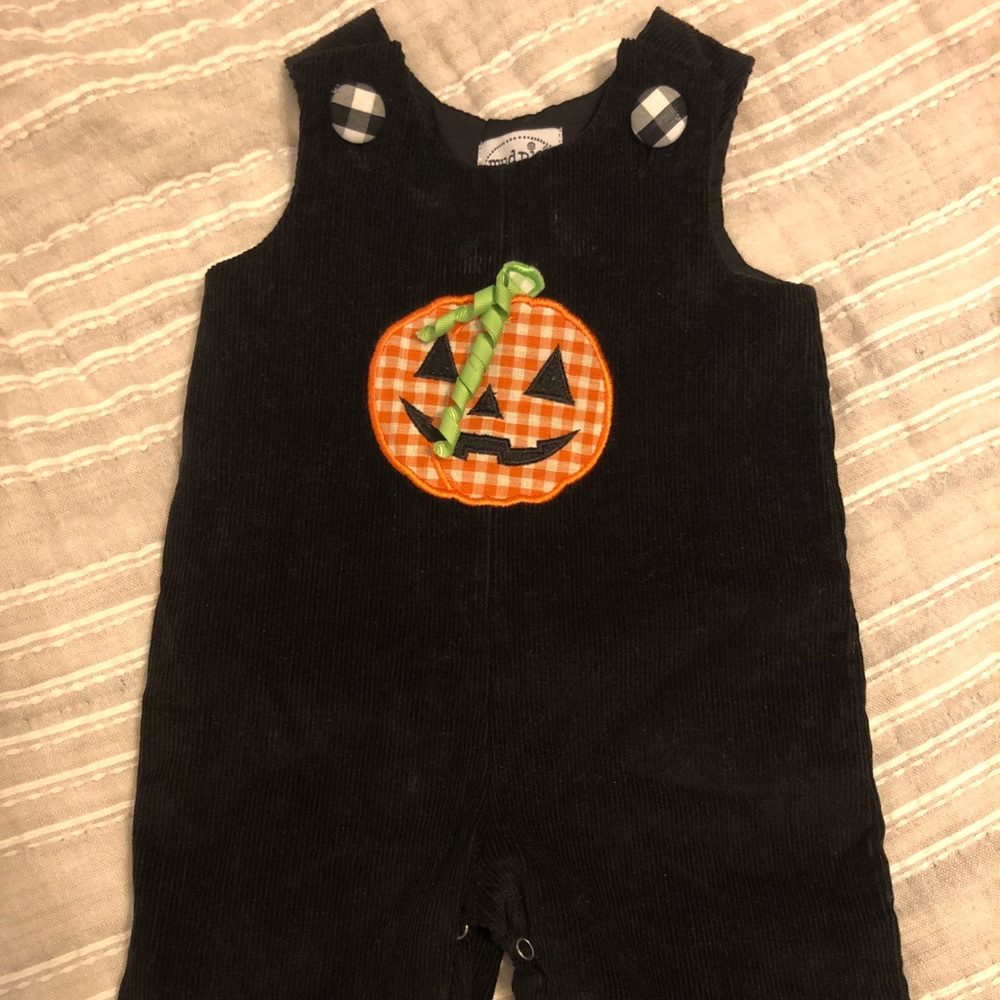 Mud Pie appliqued pumpkin Halloween outfit